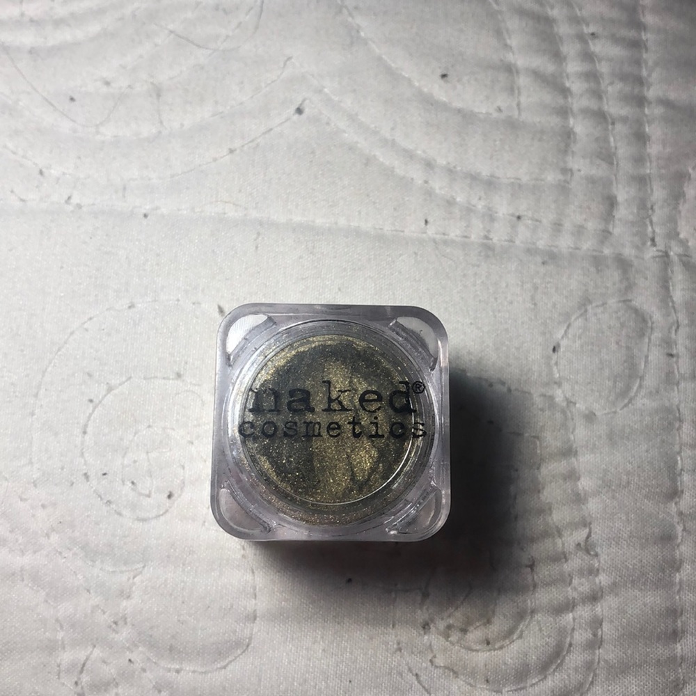 Naked Cosmetics loose eyeshadow pigment